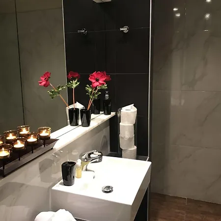 Gq & Club - Adults Only מלון 4*