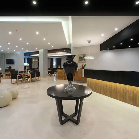 Gq & Club - Adults Only 4*